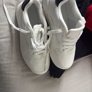 Classic White Men's Sneakers